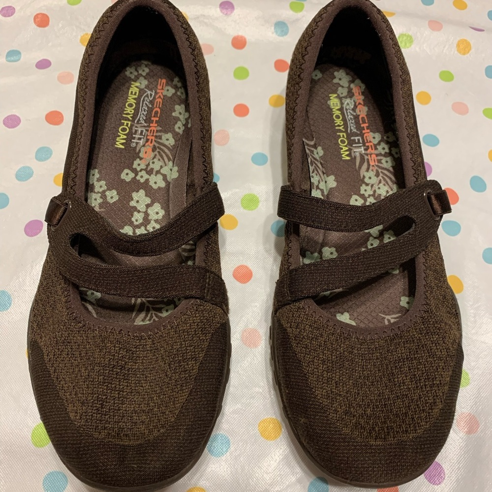 Skechers relaxed fit memory foam brown size 6 1/2